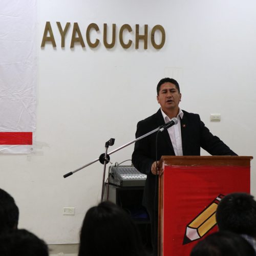 Entrevista a Vladimir Cerrón en Ayacucho sobre historia de la universidad peruana